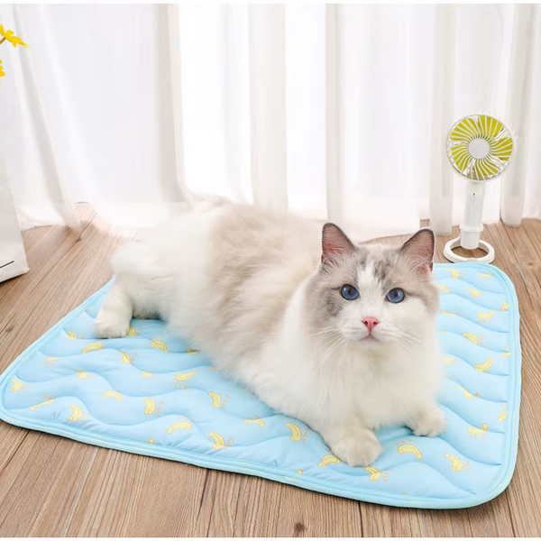 Літня охолоджуюча підстилка для котів Derby Ice Silk Material Summer Pet Cooling Mat Bananas CM012-3-70х100 фото