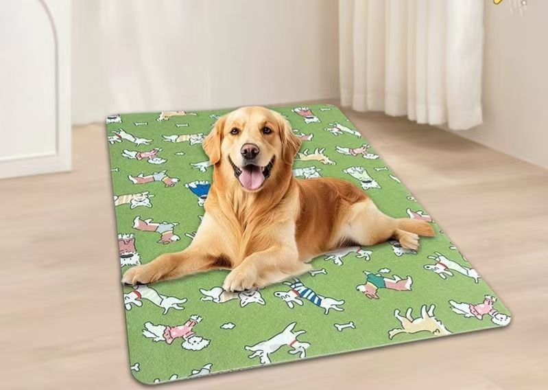Літня охолоджуюча підстилка для собак Derby Ice Silk Material Summer Pet Cooling Mat Dog Pattern - Green CM009-2-85х120 фото